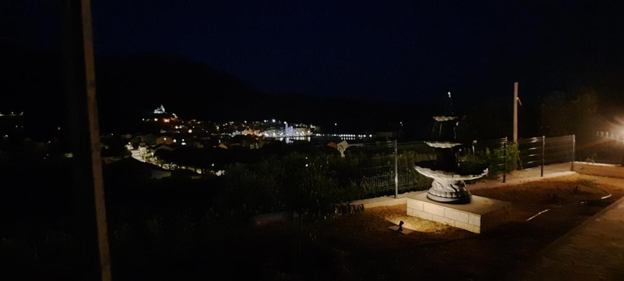 Apartments Suho Komiža Εξωτερικό φωτογραφία