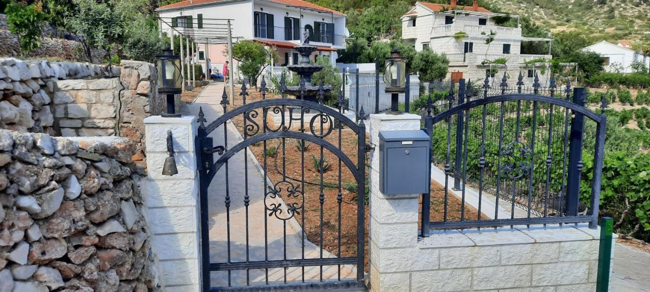 Apartments Suho Komiža Εξωτερικό φωτογραφία