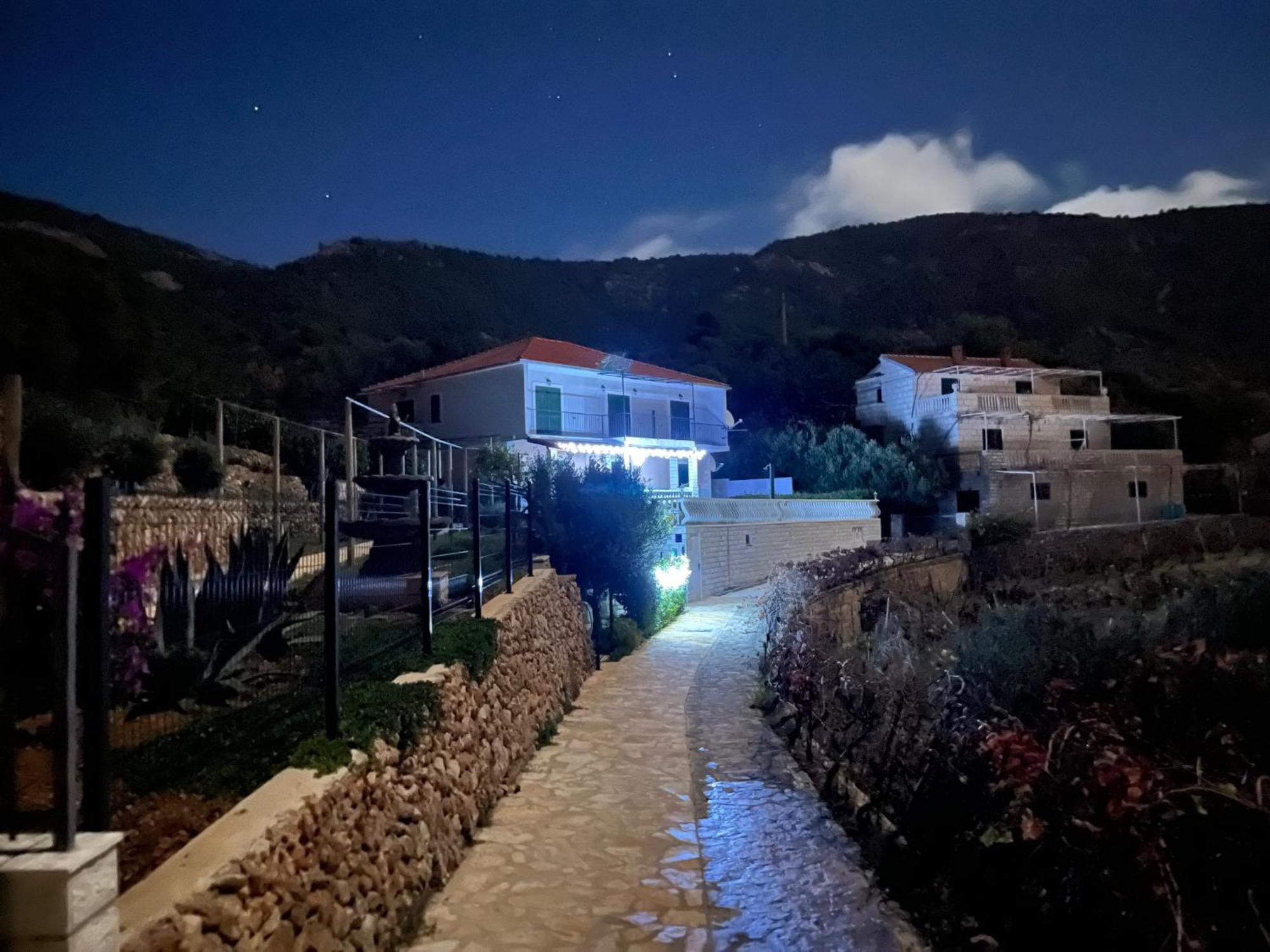 Apartments Suho Komiža Εξωτερικό φωτογραφία